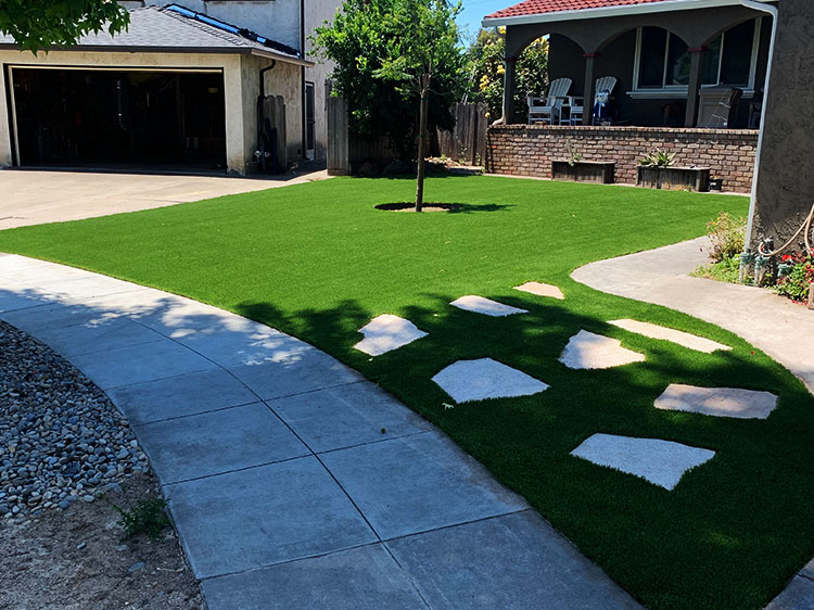 Transform Your Yard with All-Season Synthetic Grass in San Antonio, TX.