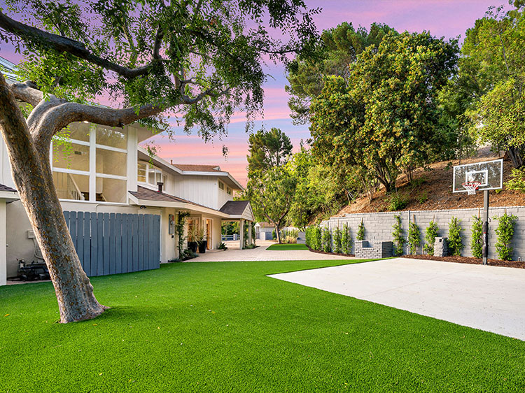 How to Keep Artificial Grass Cool During Hot Summer Months